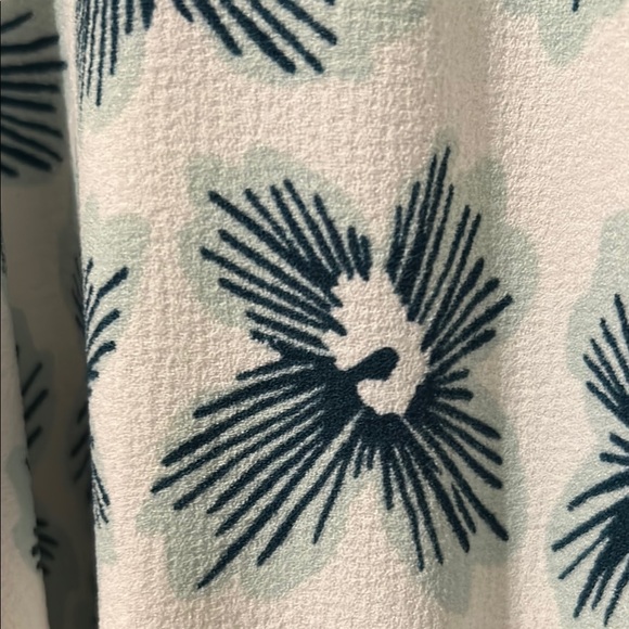 Floral Print Dress in White and Green - Picture 5 of 5